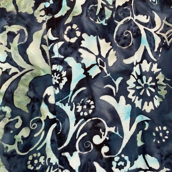 Soft Surroundings, Open Cardigan, Abstract,‎ floral, medium, blues and turquoise - Picture 4 of 5